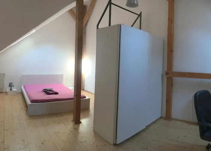 Dachgeschosswohnung Mit 2 Schlafzimmern Грац