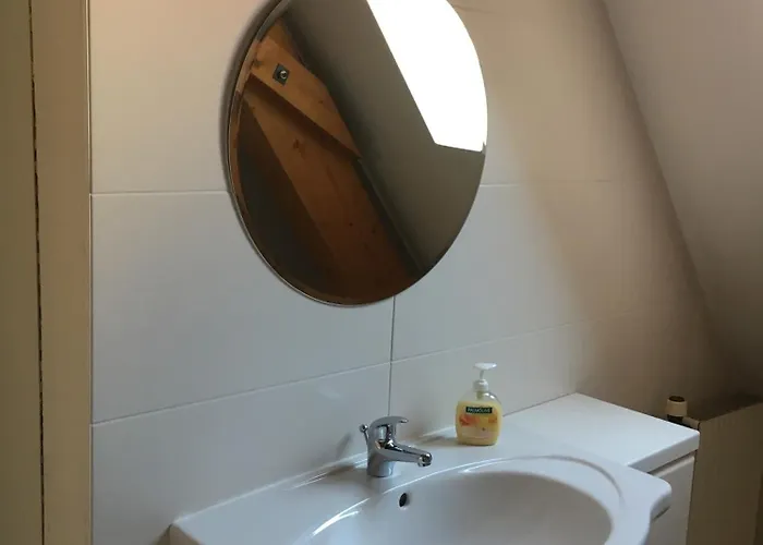 Dachgeschosswohnung Mit 2 Schlafzimmern