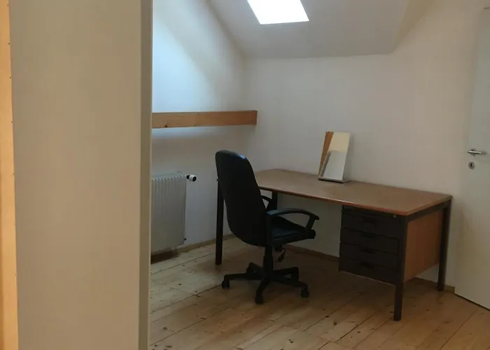 Dachgeschosswohnung Mit 2 Schlafzimmern Апартаменты